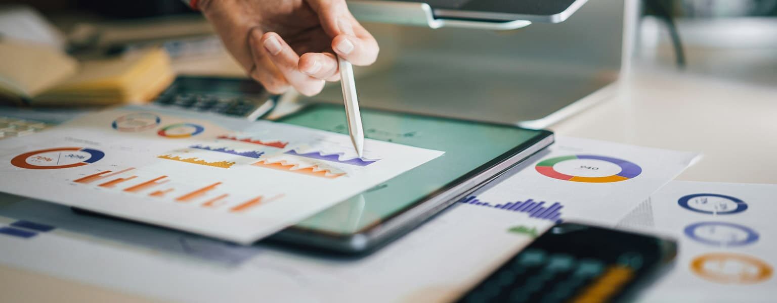 Calculator and charts for budgeting